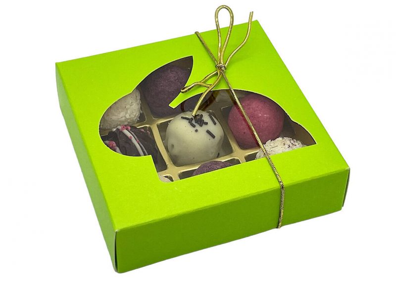 9 edle Trüffel in Oster-Geschenkverpackung.