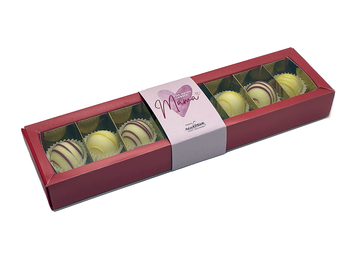 Rote Trüffelstange mit Gold-Inlay und rosa Banderole "Für meine liebste Mama" von sannes naschtraum.